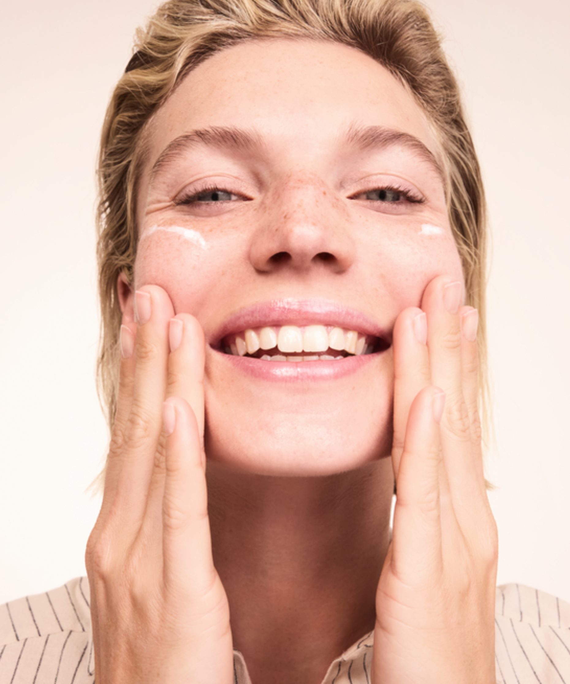 lavera basis sensitive Cleansing Foam during application