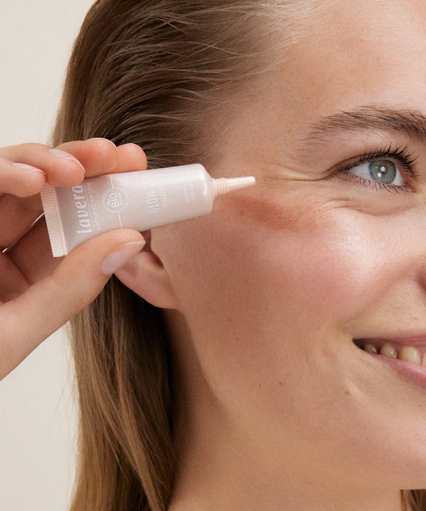 lavera Glow Skin Hydrating Fluid during application