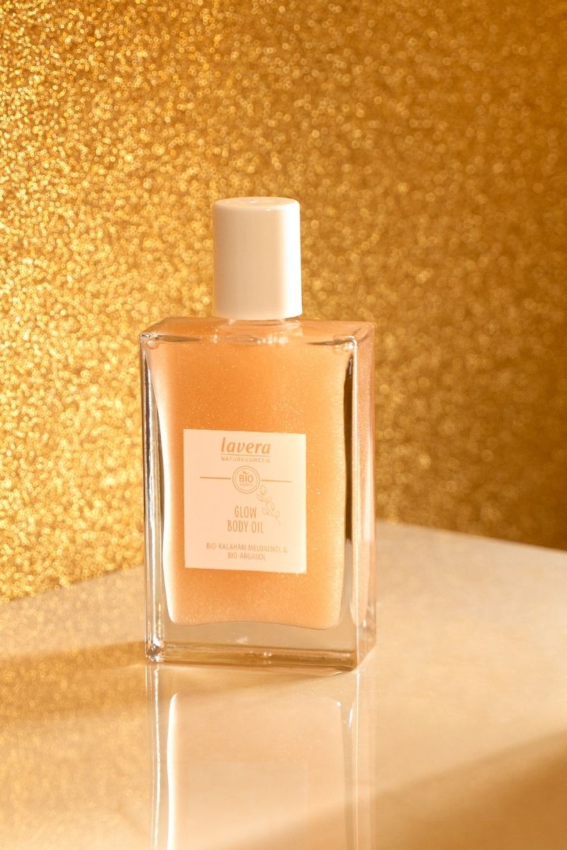 lavera Glow Body Oil in der Anwendung